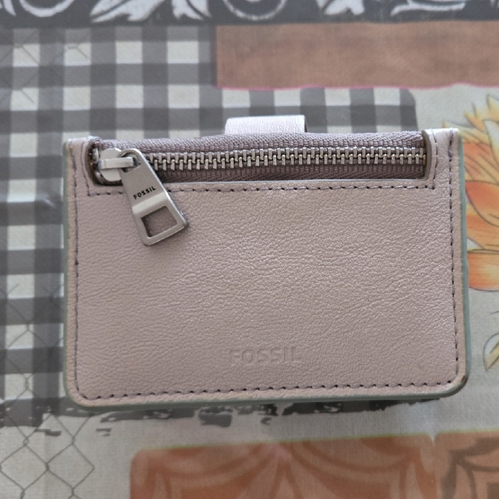 Fossil Blush Leather Card Wallet